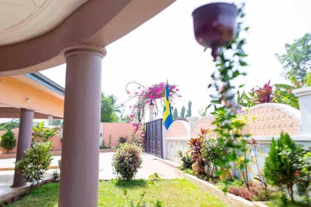 Nana Adu Guest House Koforidua Εξωτερικό φωτογραφία
