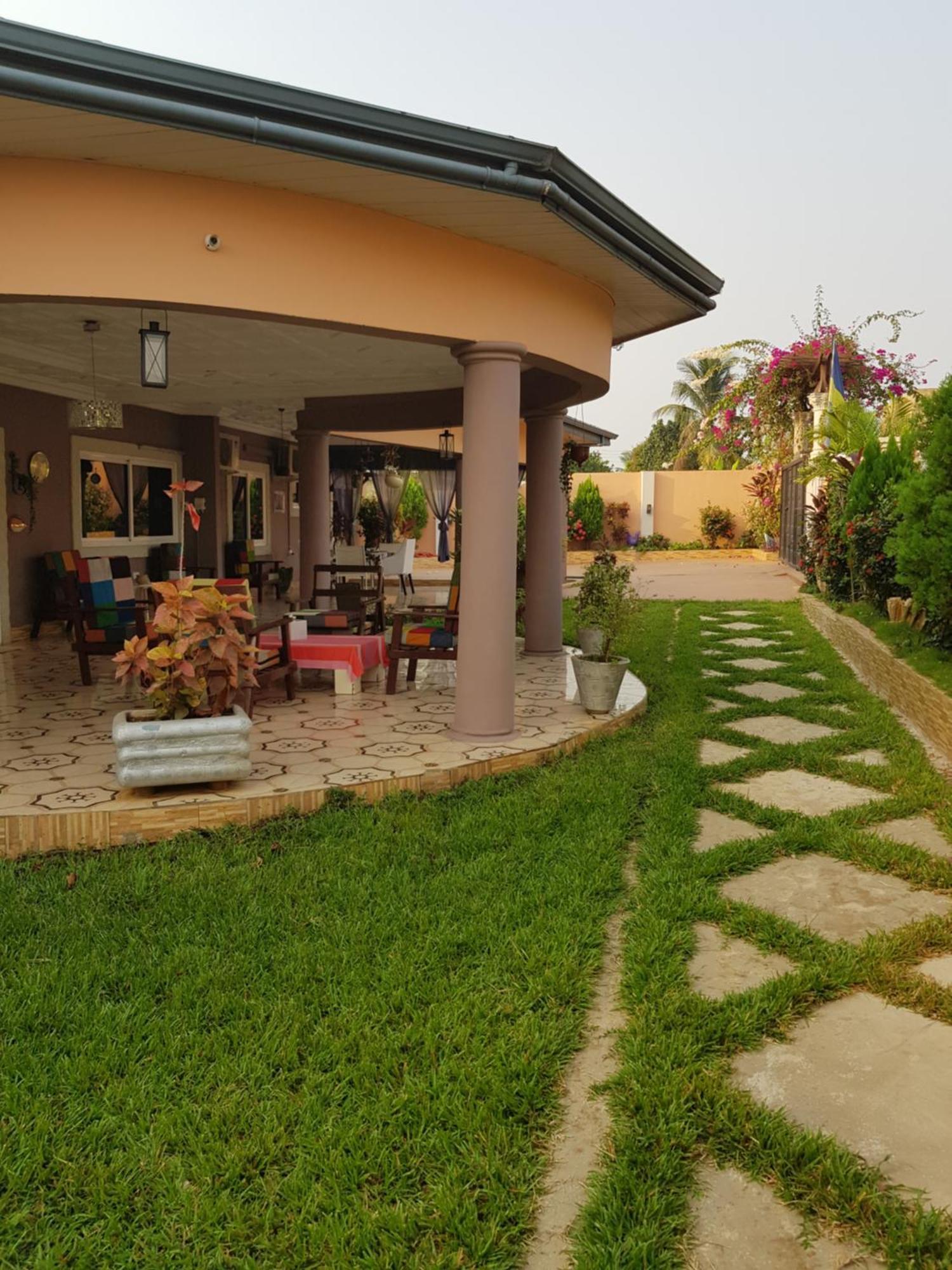 Nana Adu Guest House Koforidua Εξωτερικό φωτογραφία