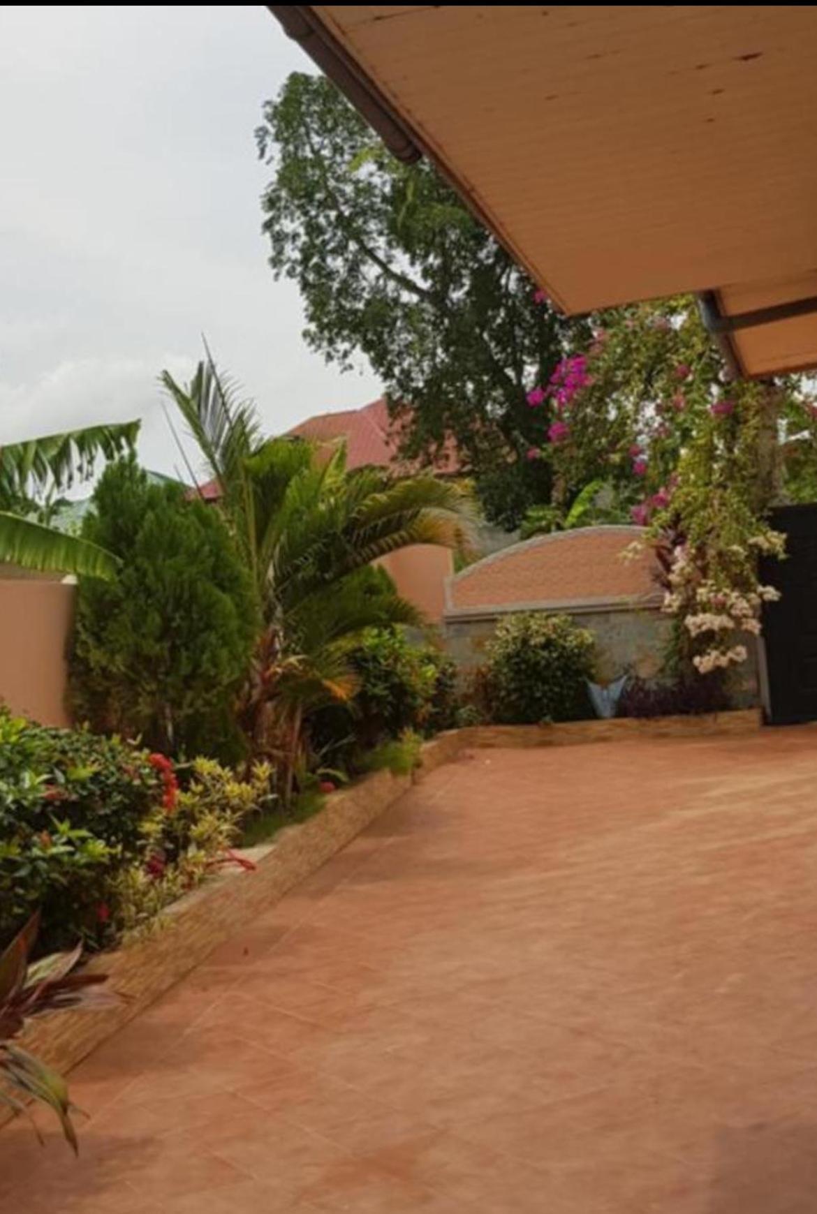 Nana Adu Guest House Koforidua Εξωτερικό φωτογραφία