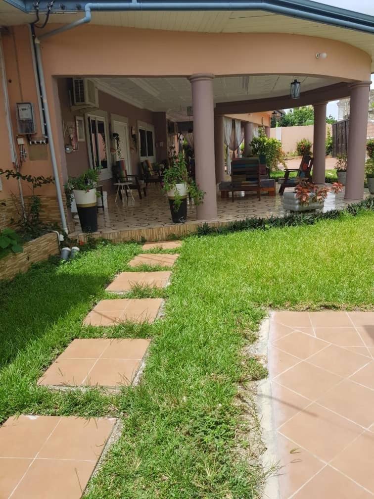 Nana Adu Guest House Koforidua Εξωτερικό φωτογραφία